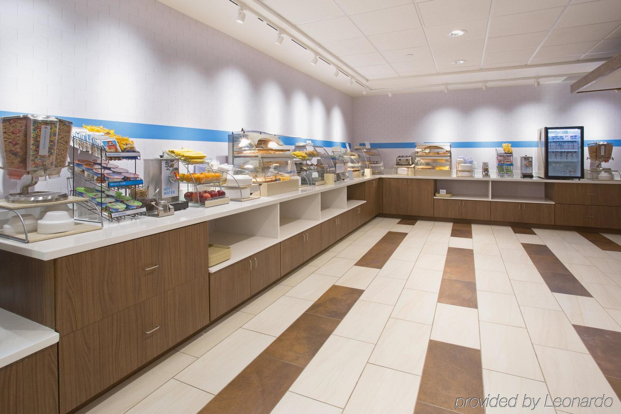 Holiday Inn Express & Suites Johnstown By Ihg Екстериор снимка