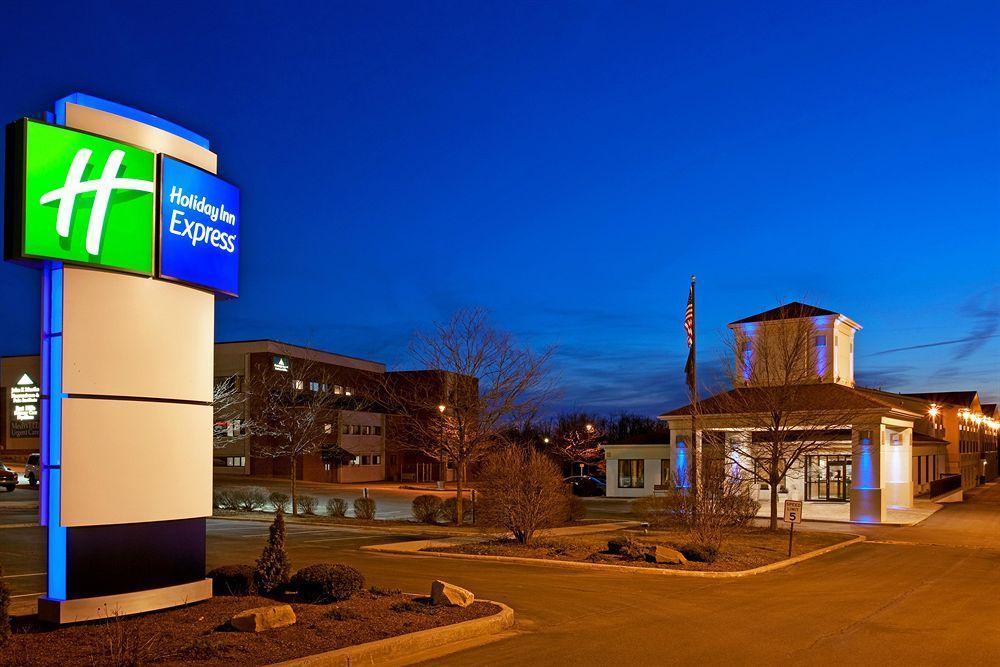 Holiday Inn Express & Suites Johnstown By Ihg Екстериор снимка