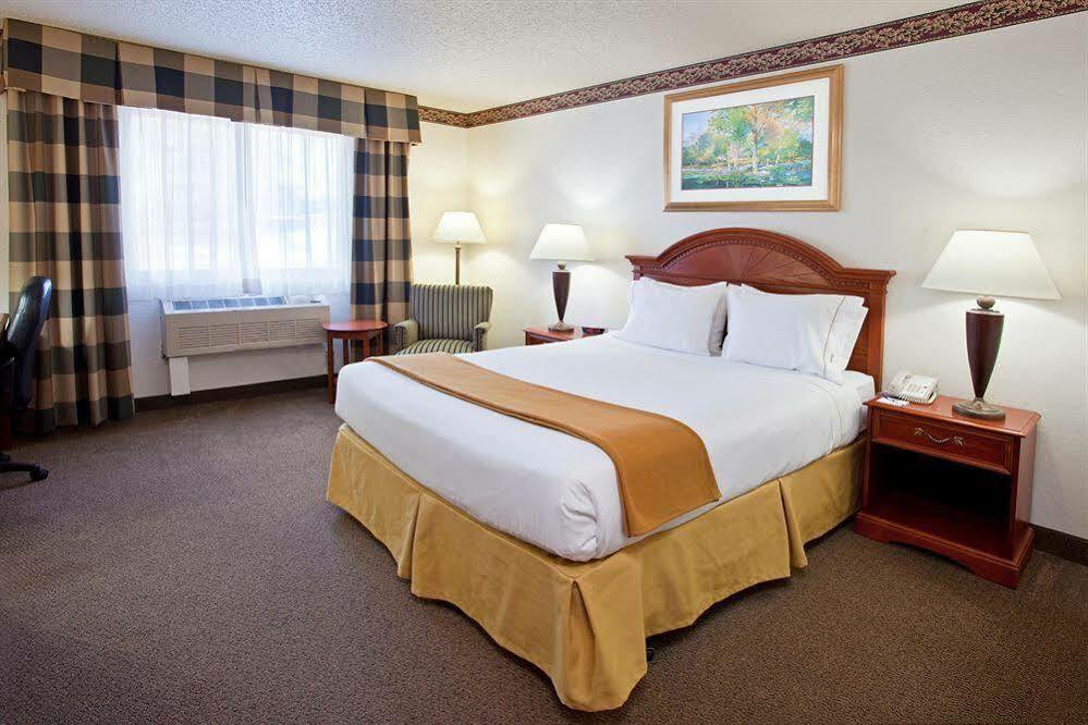 Holiday Inn Express & Suites Johnstown, An Ihg Hotel Екстериор снимка