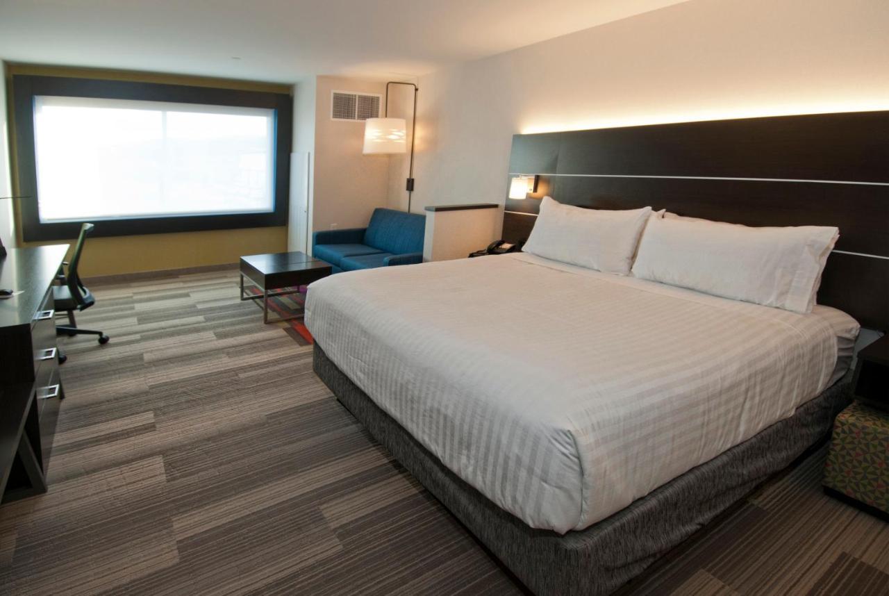Holiday Inn Express & Suites Johnstown By Ihg Екстериор снимка