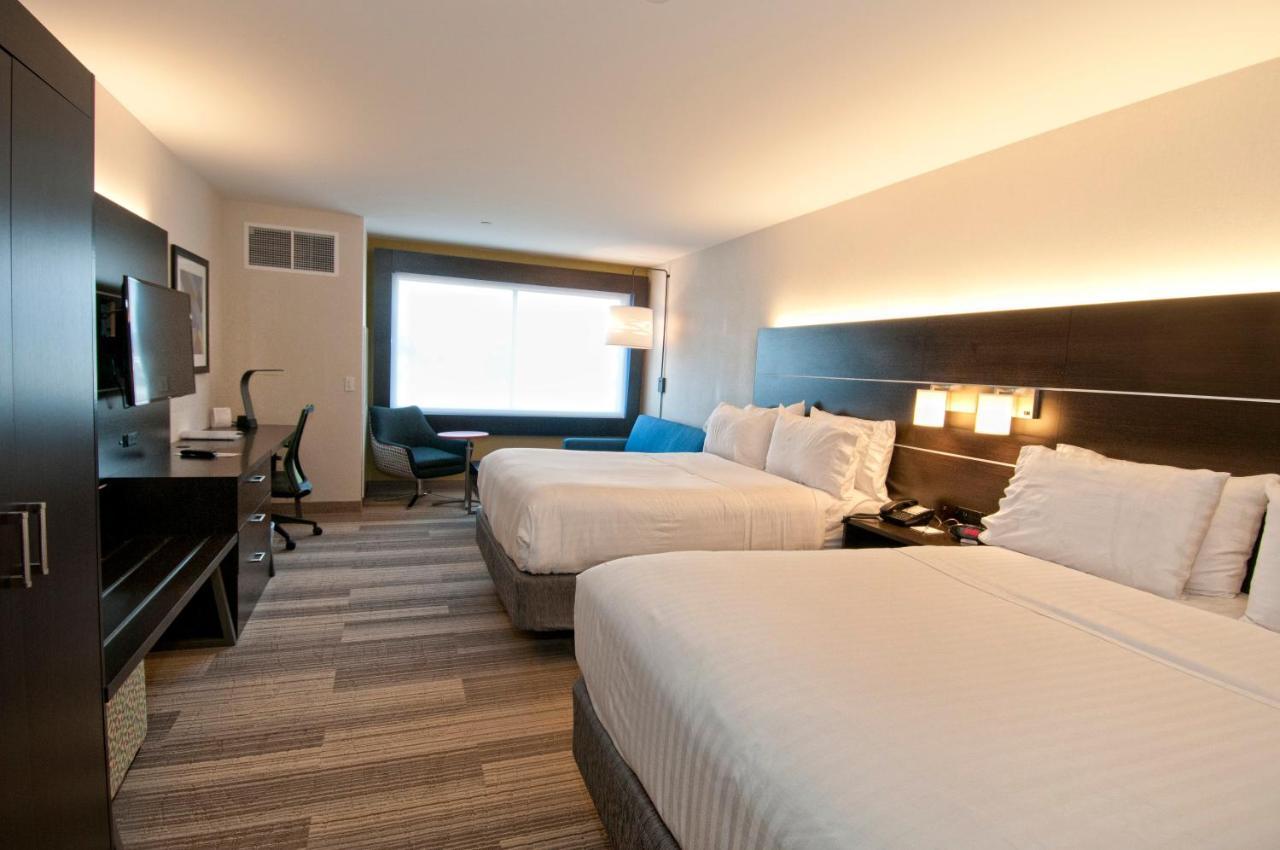Holiday Inn Express & Suites Johnstown By Ihg Екстериор снимка