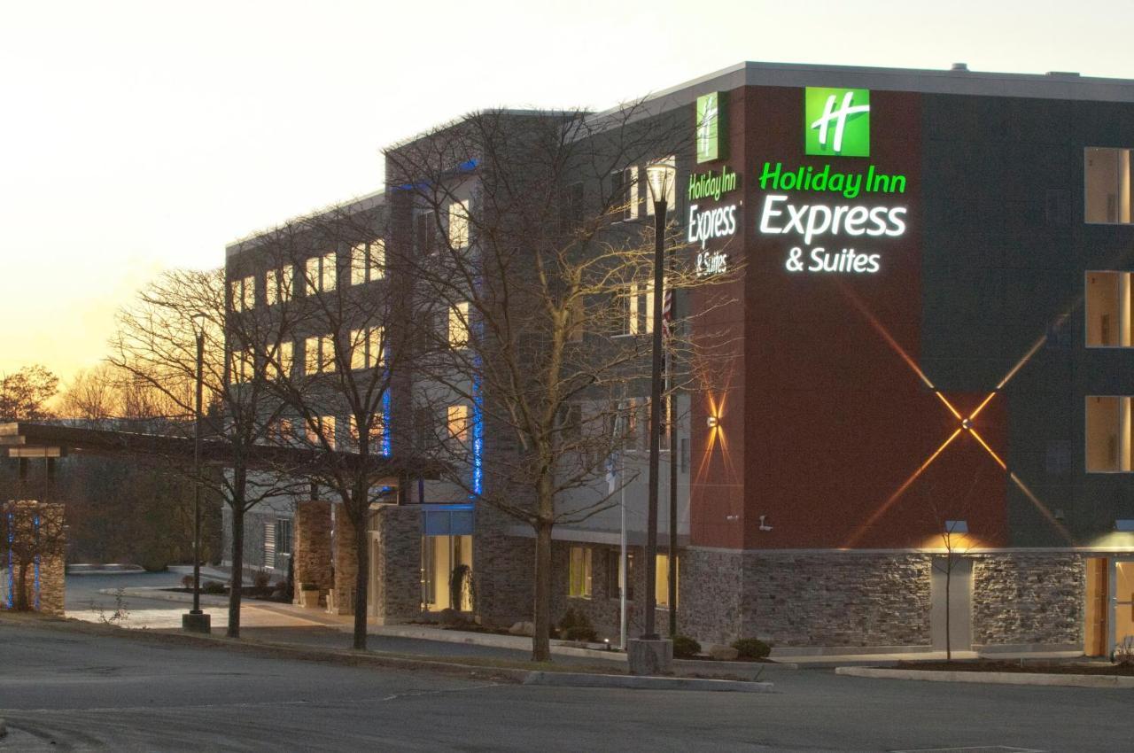 Holiday Inn Express & Suites Johnstown By Ihg Екстериор снимка